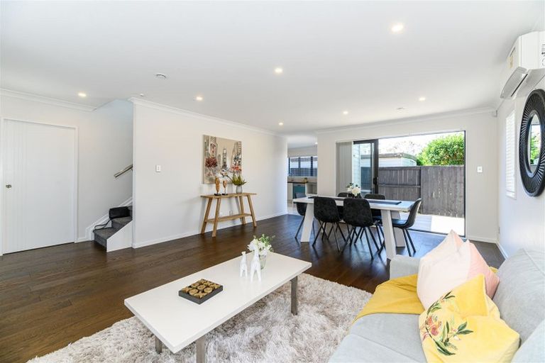 Photo of property in 166b Ennis Avenue, Pakuranga Heights, Auckland, 2010