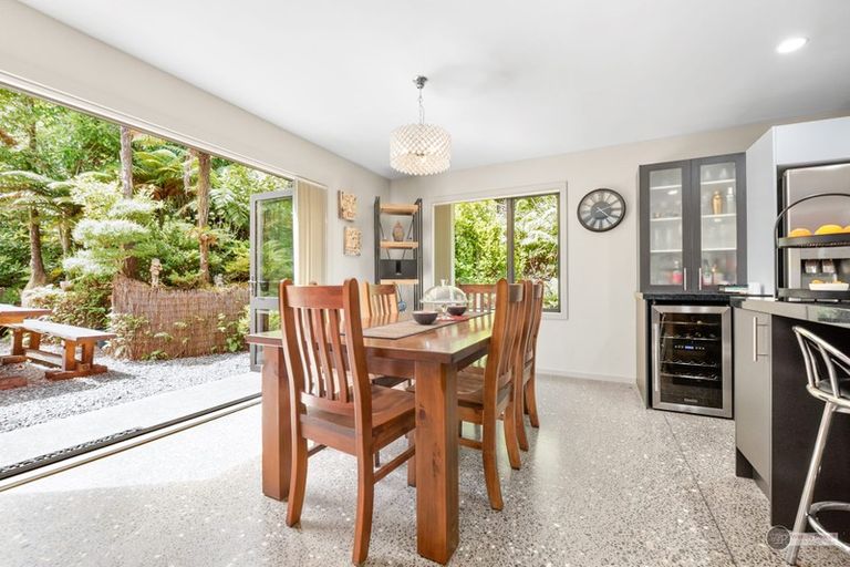 Photo of property in 2 Lowry Heights, Stokes Valley, Lower Hutt, 5019