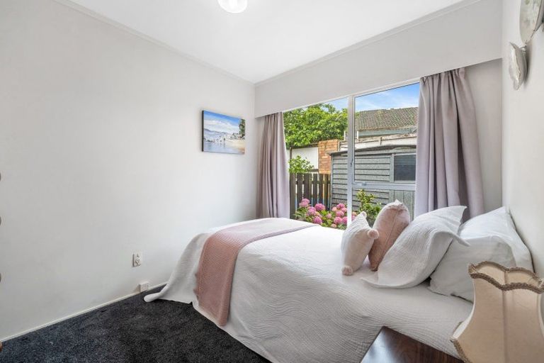 Photo of property in 1/5 Himalaya Drive, Half Moon Bay, Auckland, 2012