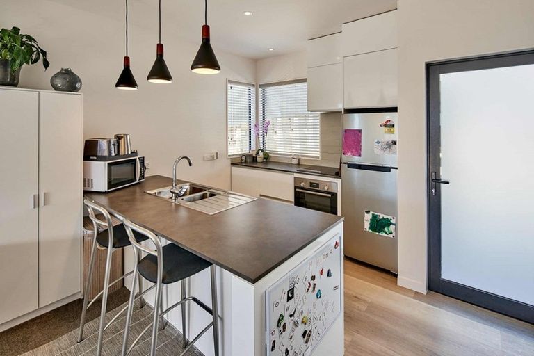 Photo of property in 15/6 Oswald Crescent, Paparangi, Wellington, 6037