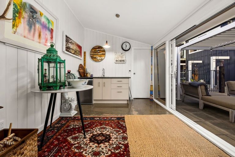 Photo of property in 9 Groves Road, Raumati Beach, Paraparaumu, 5032