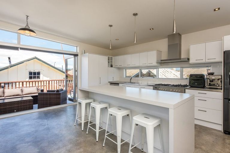 Photo of property in 528a Evans Bay Parade, Hataitai, Wellington, 6021