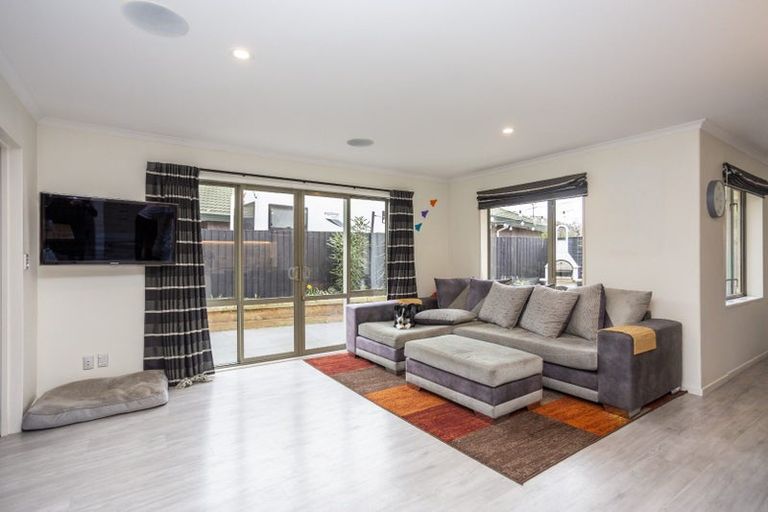 Photo of property in 110 Royal Park Drive, Parklands, Christchurch, 8083