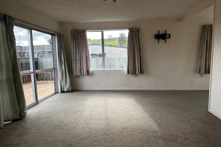 Photo of property in 1/34 Darren Crescent, Half Moon Bay, Auckland, 2012