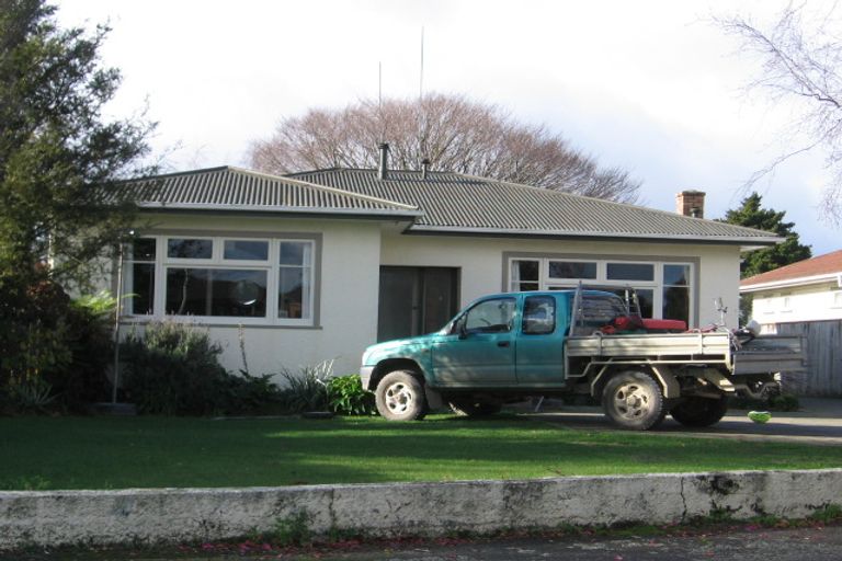 Photo of property in 12 Durham Crescent, Palmerston North, 4414