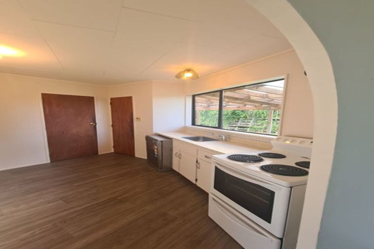 Photo of property in 73 Omapere Street, Whitby, Porirua, 5024