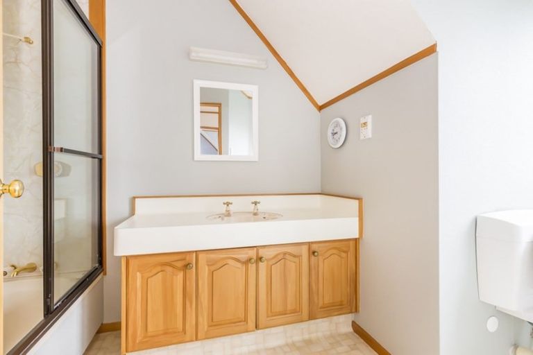 Photo of property in 30 Satara Crescent, Khandallah, Wellington, 6035