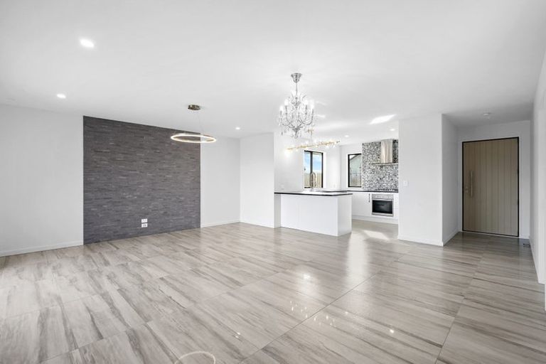 Photo of property in 6 Olearia Lane, Halswell, Christchurch, 8025