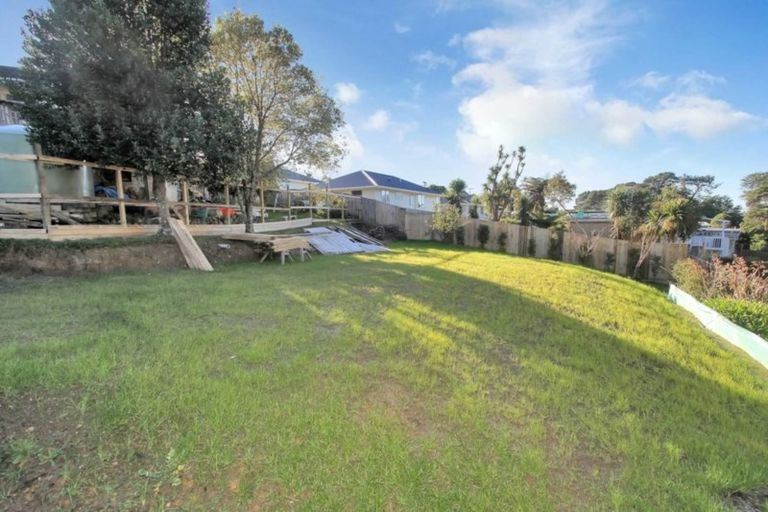 Photo of property in 12a Crystal Avenue, Glendene, Auckland, 0602
