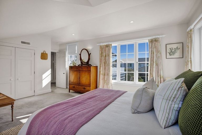 Photo of property in 91 Belt Road, New Plymouth, 4310