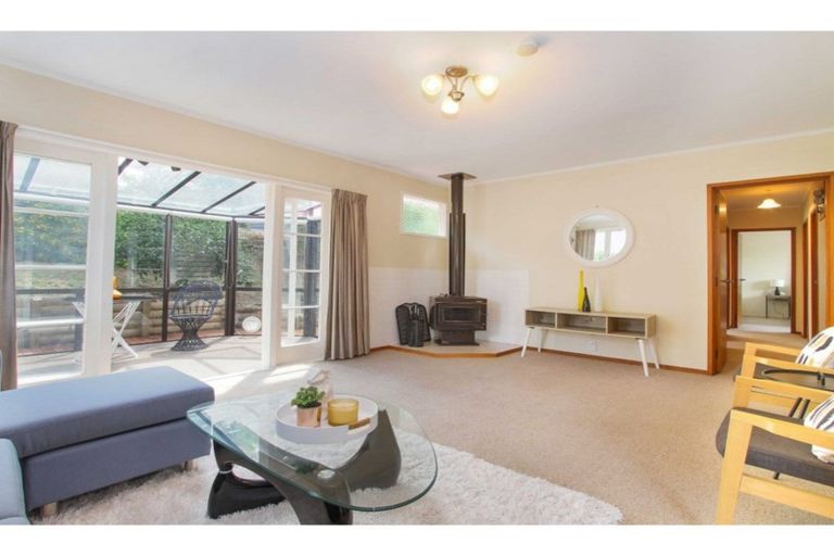 Photo of property in 1/11a Agincourt Street, Glenfield, Auckland, 0629