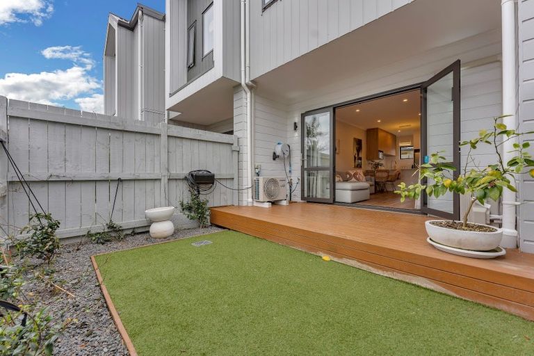 Photo of property in 7/66 Swanson Road, Henderson, Auckland, 0610