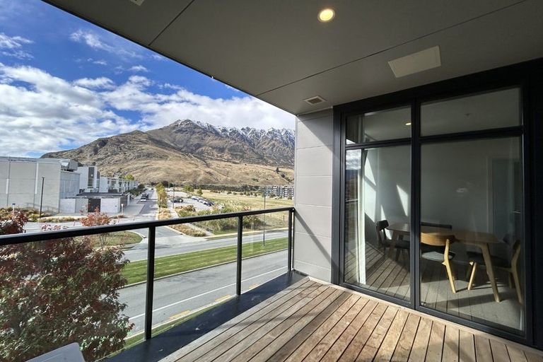 Photo of property in Wyndham Gardens Apartments, 30 Red Oaks Drive, Frankton, Queenstown, 9300