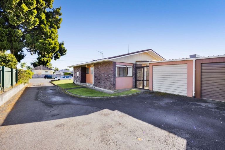 Photo of property in 1/145 Tukapa Street, Westown, New Plymouth, 4310