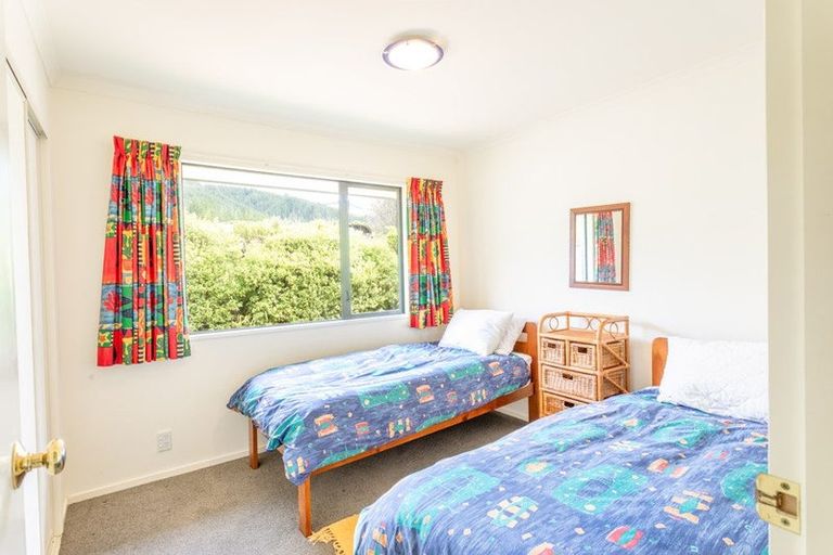 Photo of property in 28 Nyhane Drive, Ligar Bay, Takaka, 7183