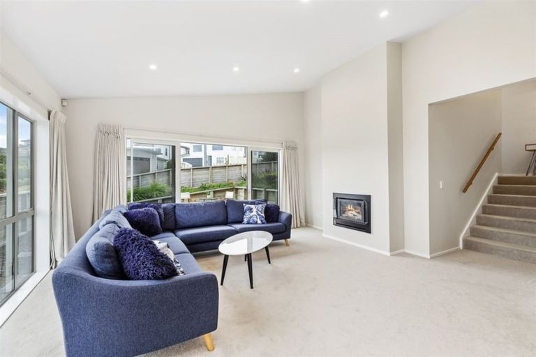 Photo of property in 7 Sue Dow Lane, Aotea, Porirua, 5024