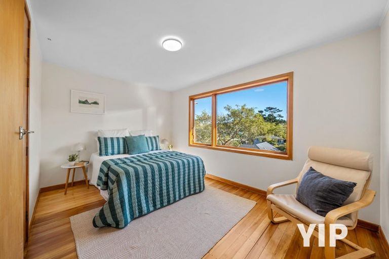 Photo of property in 10 Omega Street, Newlands, Wellington, 6037