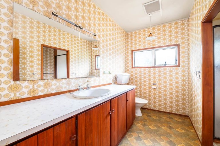 Photo of property in 18 Brind Road, Russell, 0202