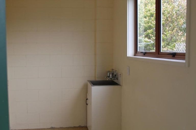 Photo of property in 2/82 John F Kennedy Drive, Milson, Palmerston North, 4414