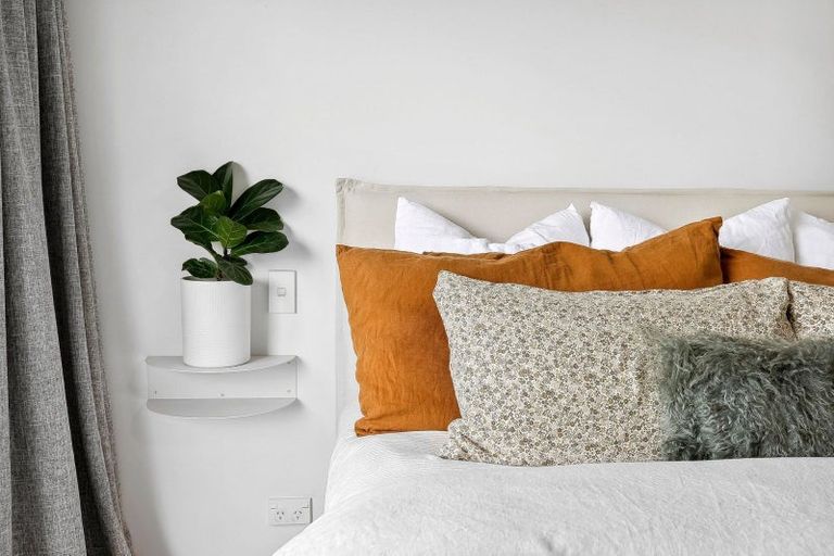 Photo of property in 13 Trevathan Lane, Wanaka, 9305