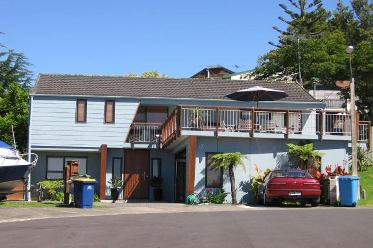 Photo of property in 17 Halder Place, Torbay, Auckland, 0632