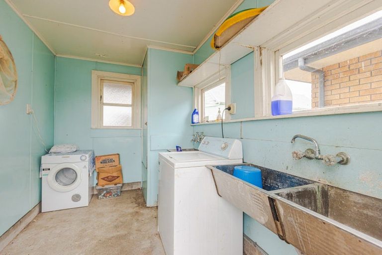 Photo of property in 2 Mosston Road, Castlecliff, Whanganui, 4501