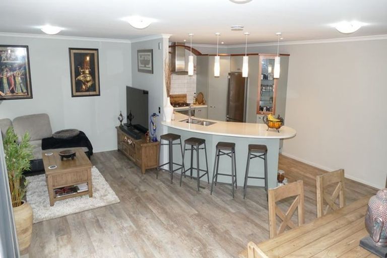 Photo of property in 5 Bank Road, Northland, Wellington, 6012