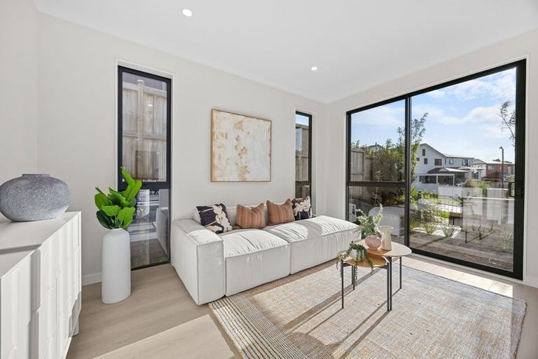 Photo of property in 17 Bremner Ridge Street, Flat Bush, Auckland, 2019