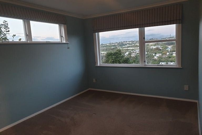 Photo of property in 111 Ruskin Road, Newlands, Wellington, 6037