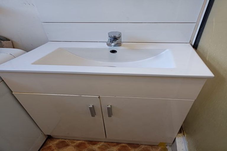 Photo of property in 2/22 Clare Road, St Albans, Christchurch, 8014