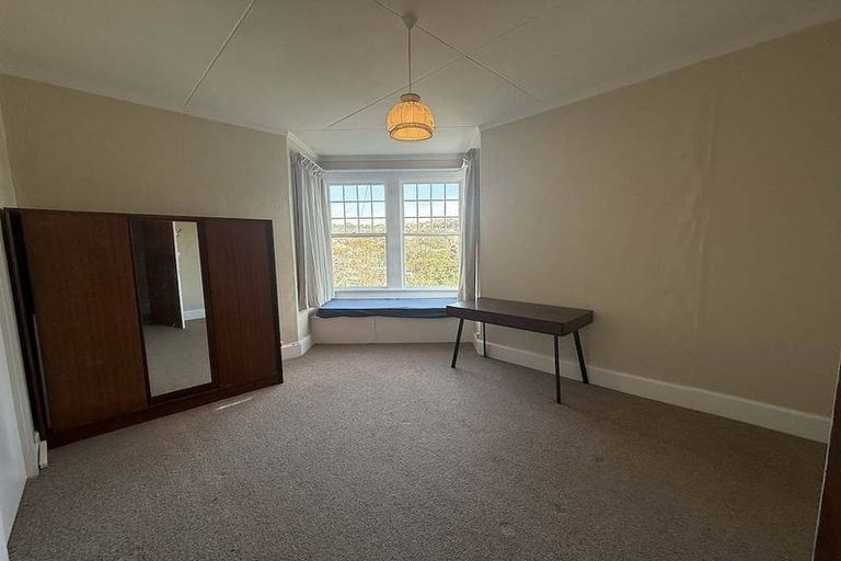 Photo of property in 12 North Terrace, Kelburn, Wellington, 6012