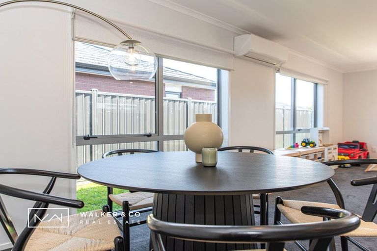 Photo of property in 42 Te Kaeaea Crescent, Wallaceville, Upper Hutt, 5018