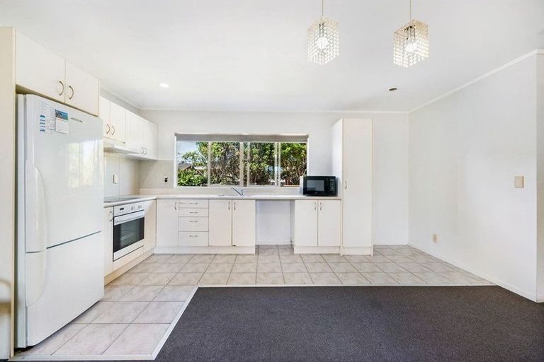 Photo of property in 5/17 Neta Grove, Henderson, Auckland, 0612