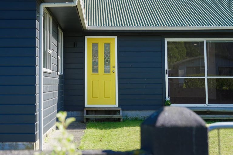 Photo of property in 22 Cypress Grove, Paraparaumu, 5032