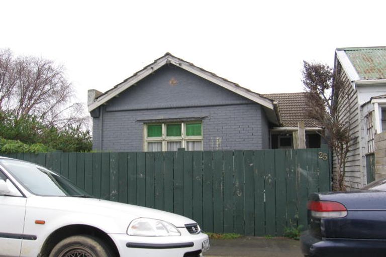 Photo of property in 25 Wesley Street, South Dunedin, Dunedin, 9012