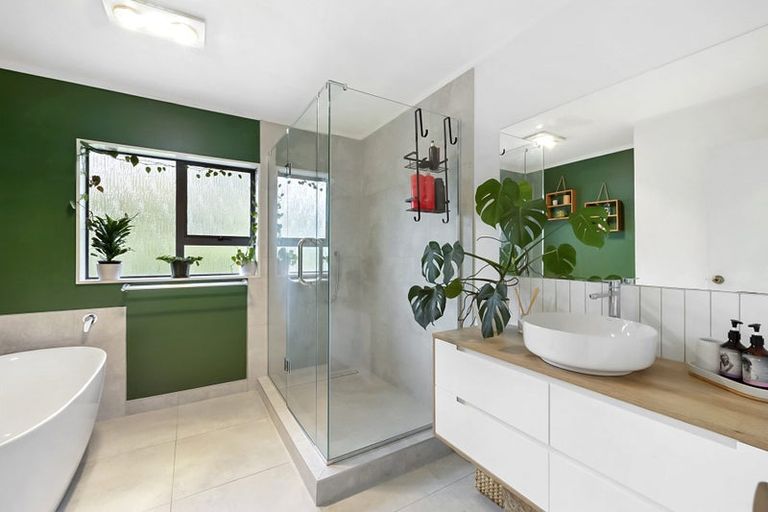 Photo of property in 172b Mangorei Road, Merrilands, New Plymouth, 4312