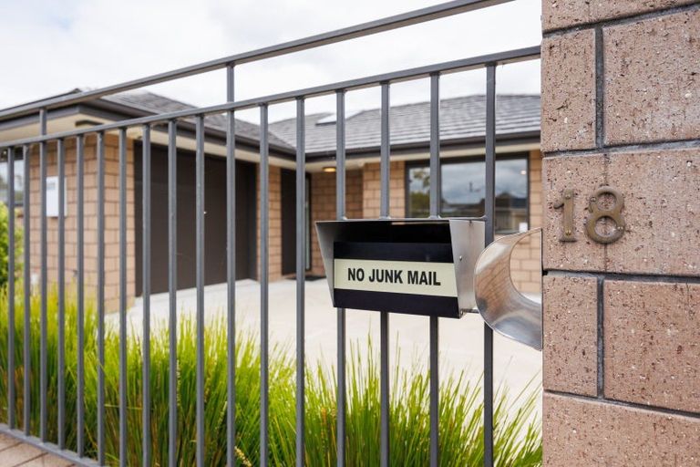 Photo of property in 18 Thomson Street, West End, Palmerston North, 4412