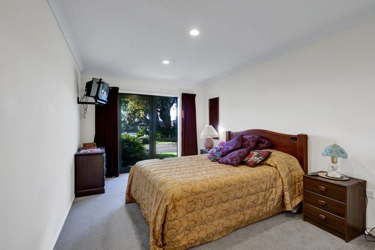 Photo of property in 3 Karina Road, Merrilands, New Plymouth, 4312