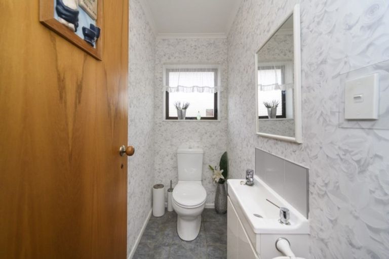 Photo of property in 12a Fraser Court, Roslyn, Palmerston North, 4414