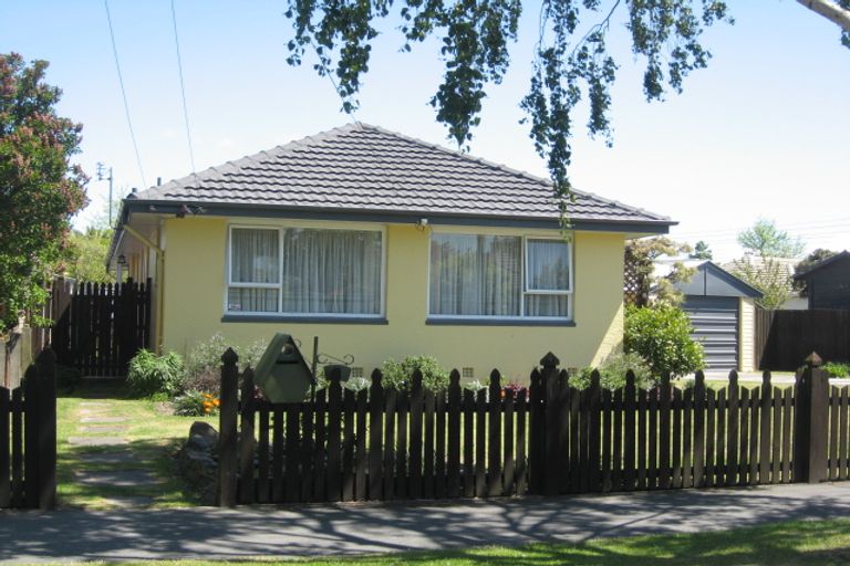 Photo of property in 4 Fitzroy Place, Bishopdale, Christchurch, 8053