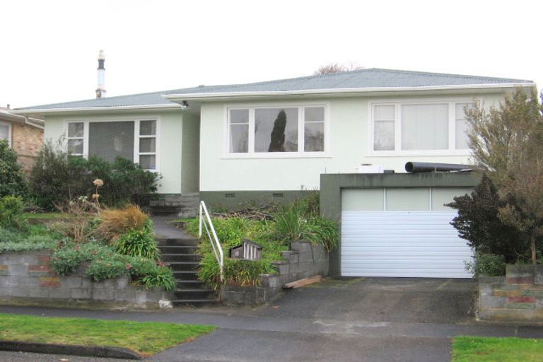 Photo of property in 8 Swansea Street, Hokowhitu, Palmerston North, 4410
