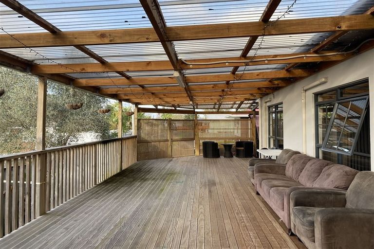 Photo of property in 15a Kiernan Place, Kelston, Auckland, 0602