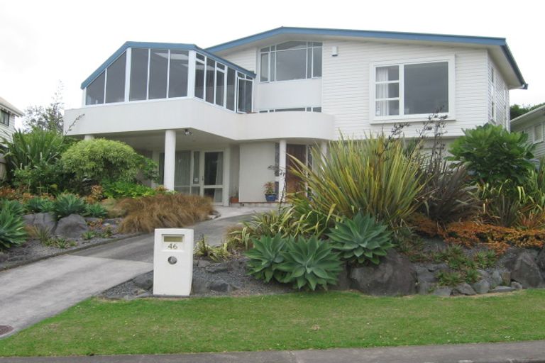 Photo of property in 46 Potter Avenue, Northcote, Auckland, 0627