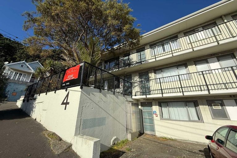Photo of property in 8/4 Derby Street, Mount Victoria, Wellington, 6011