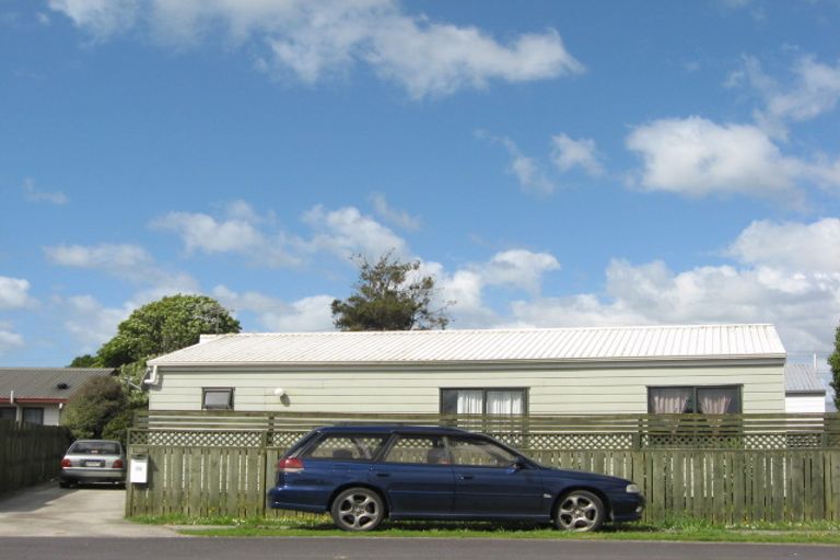 Photo of property in 1/5 Clarice Place, Takanini, 2112