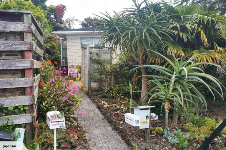 Photo of property in 1/4 Velma Road, Hillcrest, Auckland, 0627