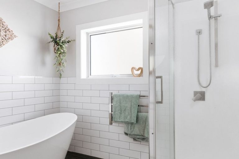 Photo of property in 12 Mcdonnell Street, Omokoroa, 3114