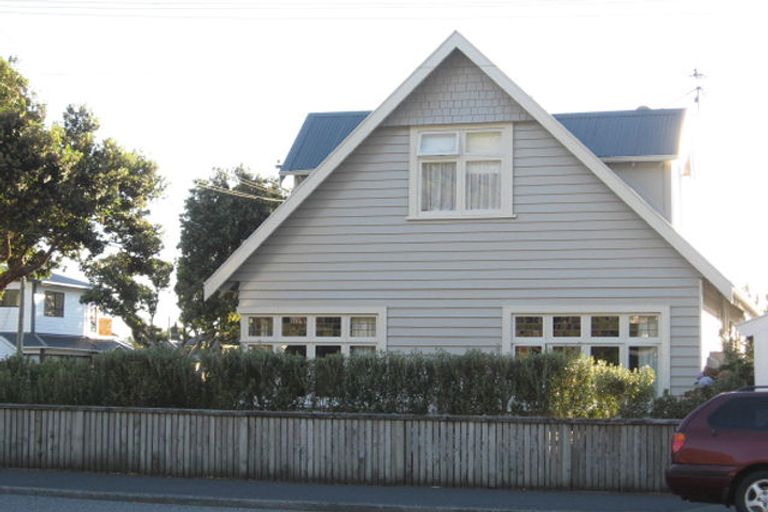 Photo of property in 44 Oroua Street, Eastbourne, Lower Hutt, 5013