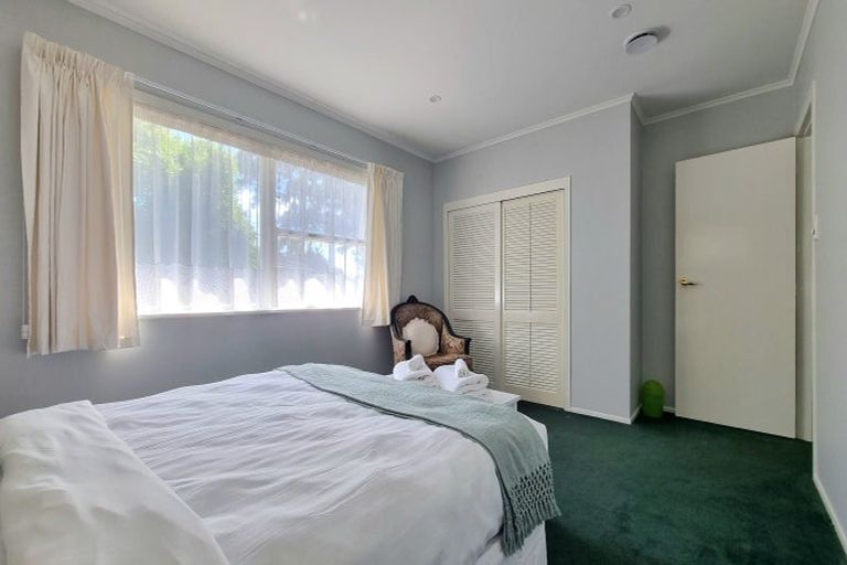 Photo of property in 176 Gossamer Drive, Pakuranga Heights, Auckland, 2010