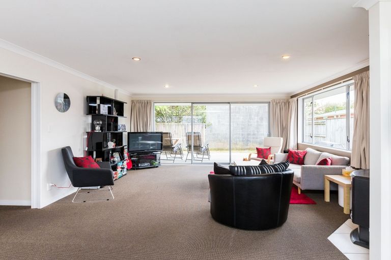 Photo of property in 651a Featherston Street, Roslyn, Palmerston North, 4414